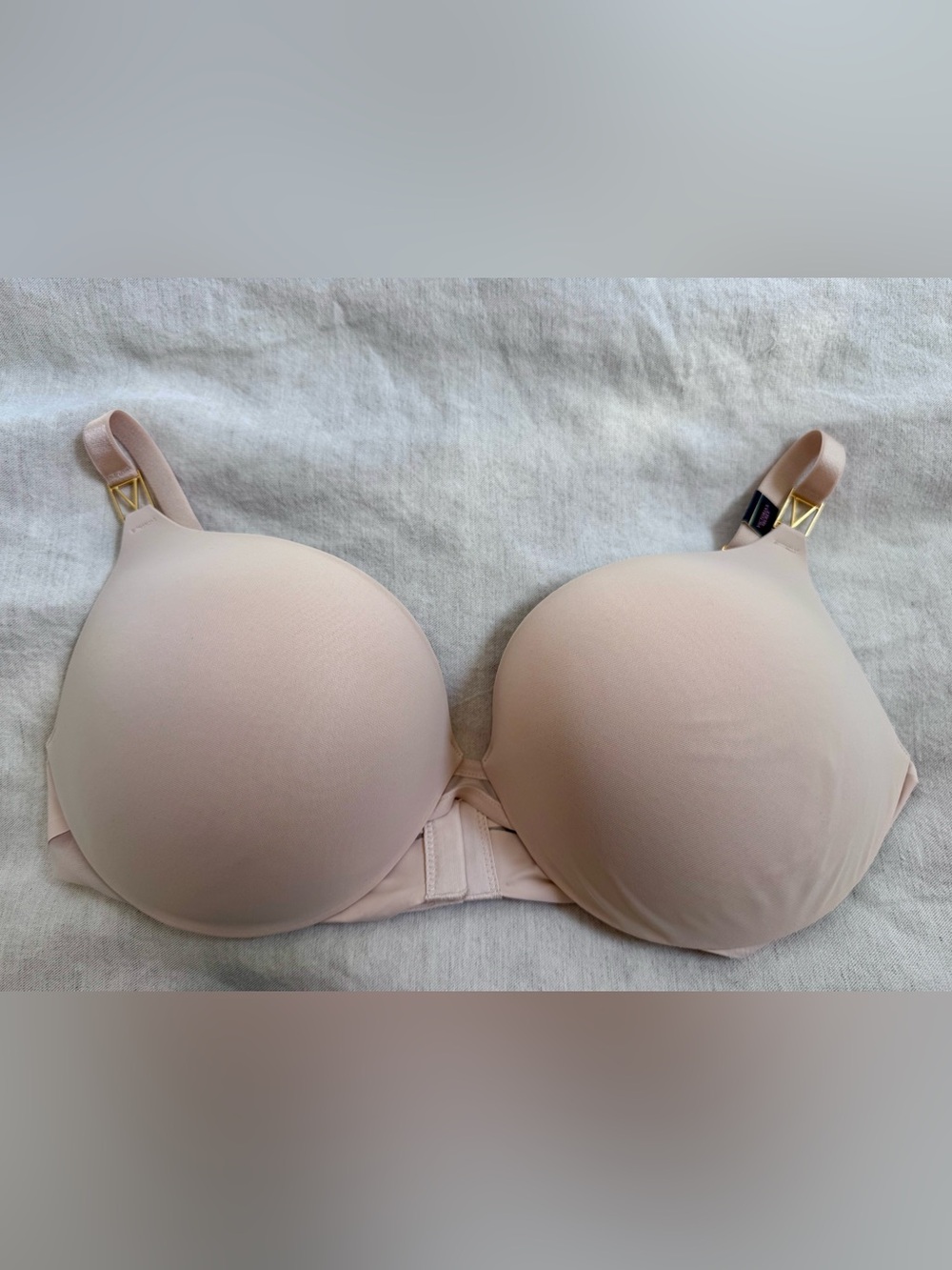 Victoria's Secret Light Blush Molded Bra